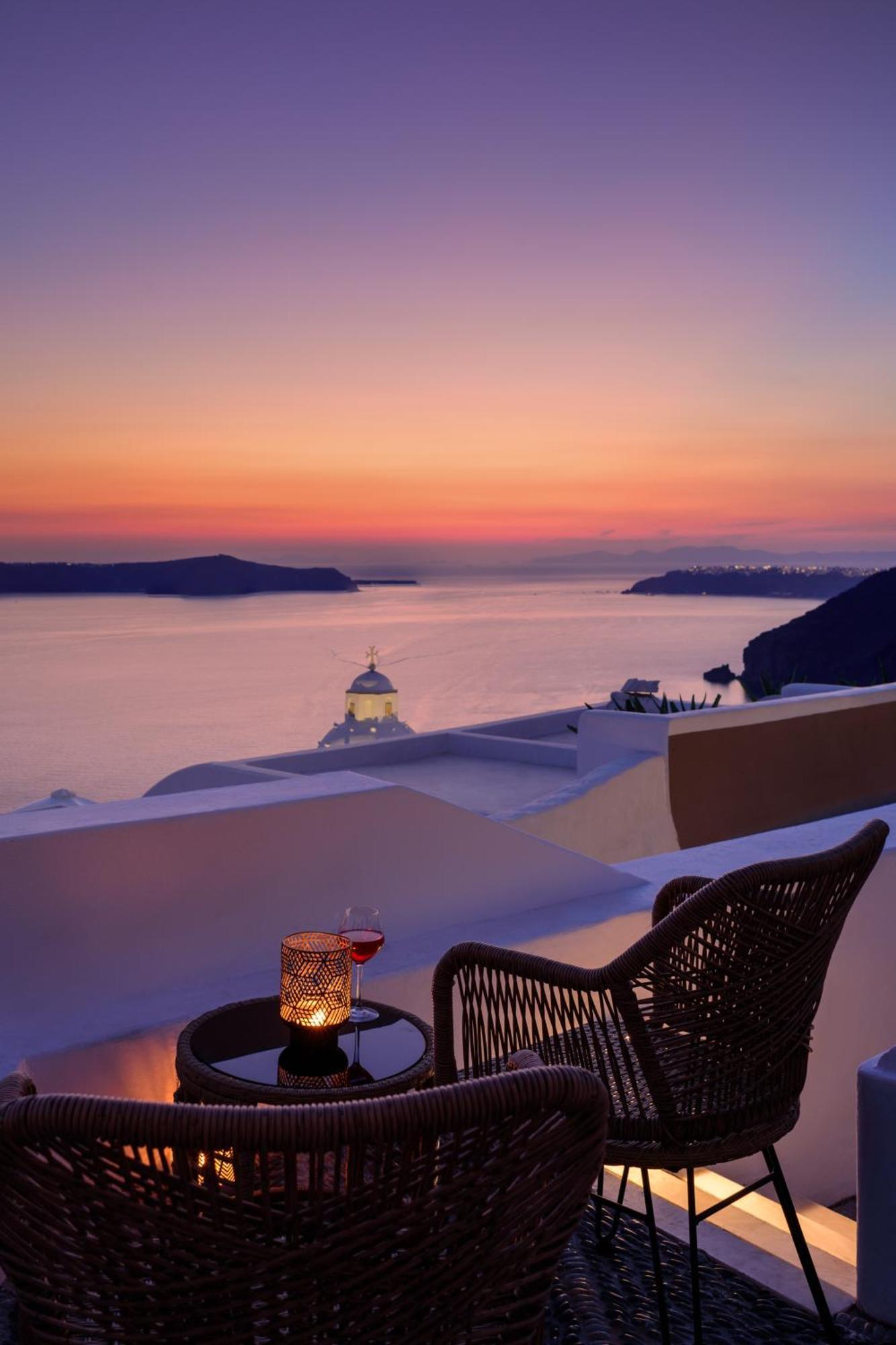 Anemos Family Suites Fira  Exteriér fotografie
