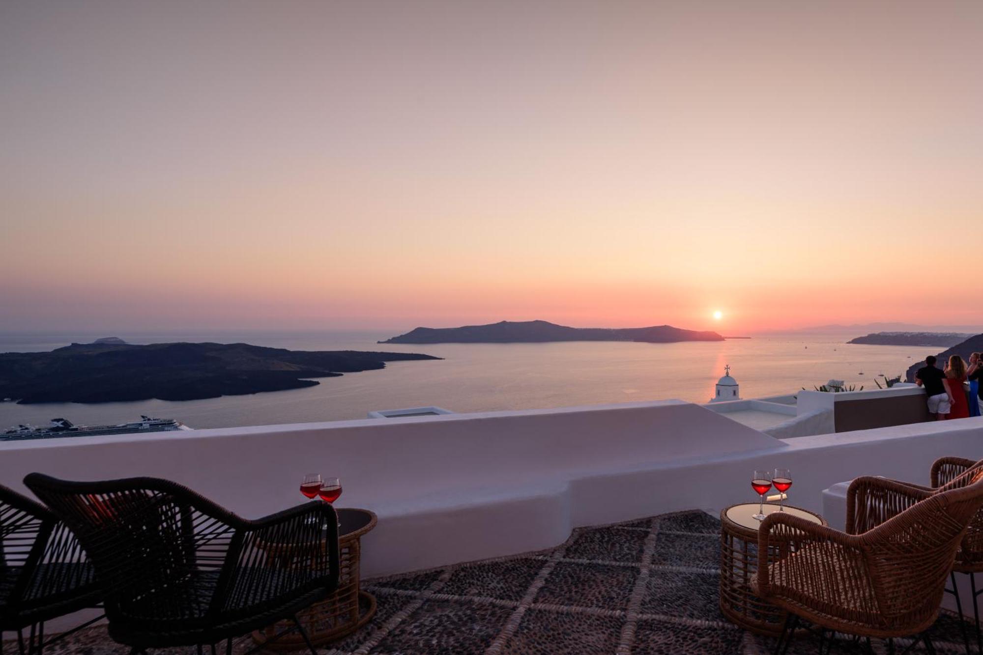 Anemos Family Suites Fira  Exteriér fotografie