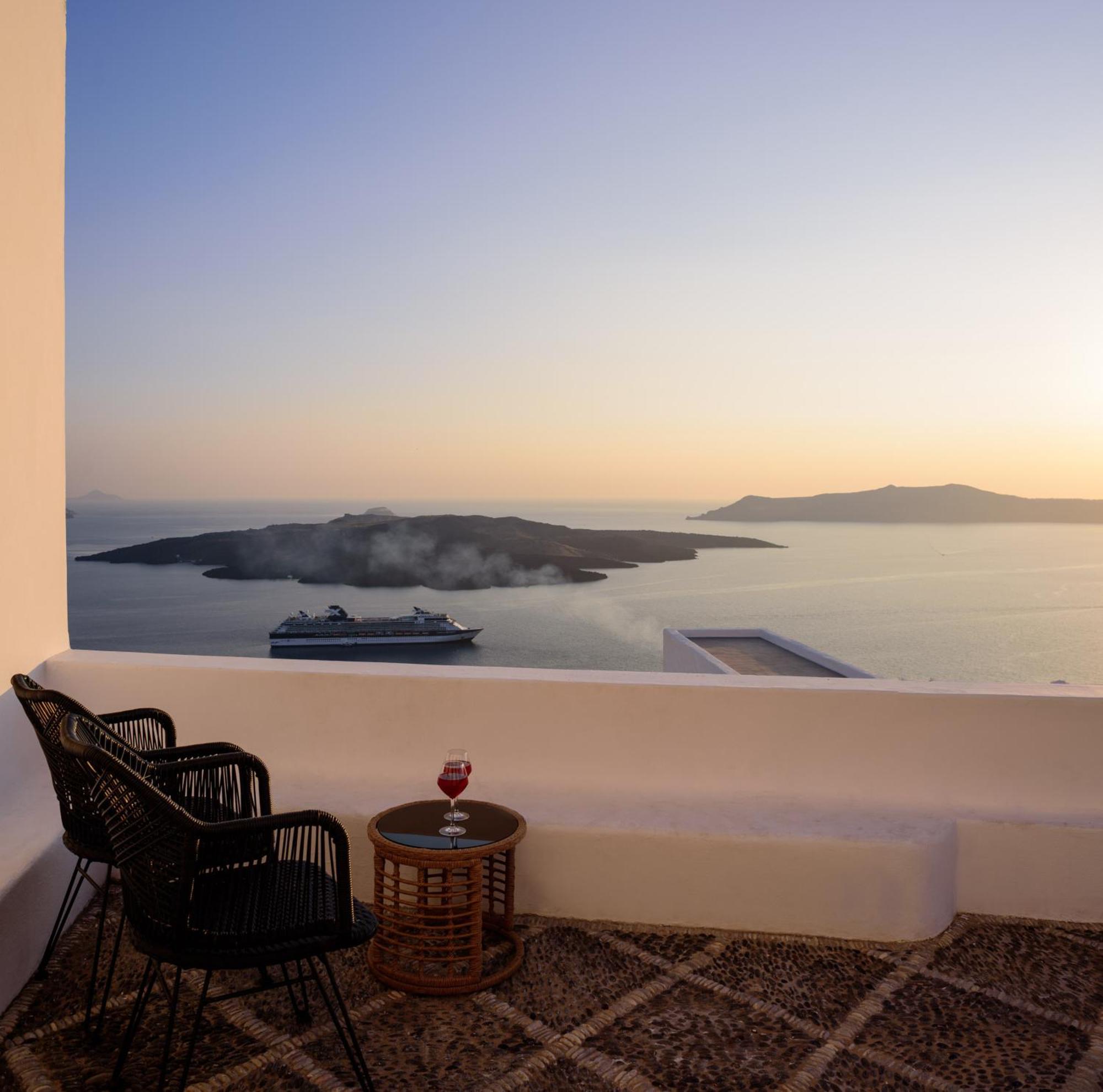 Anemos Family Suites Fira  Exteriér fotografie