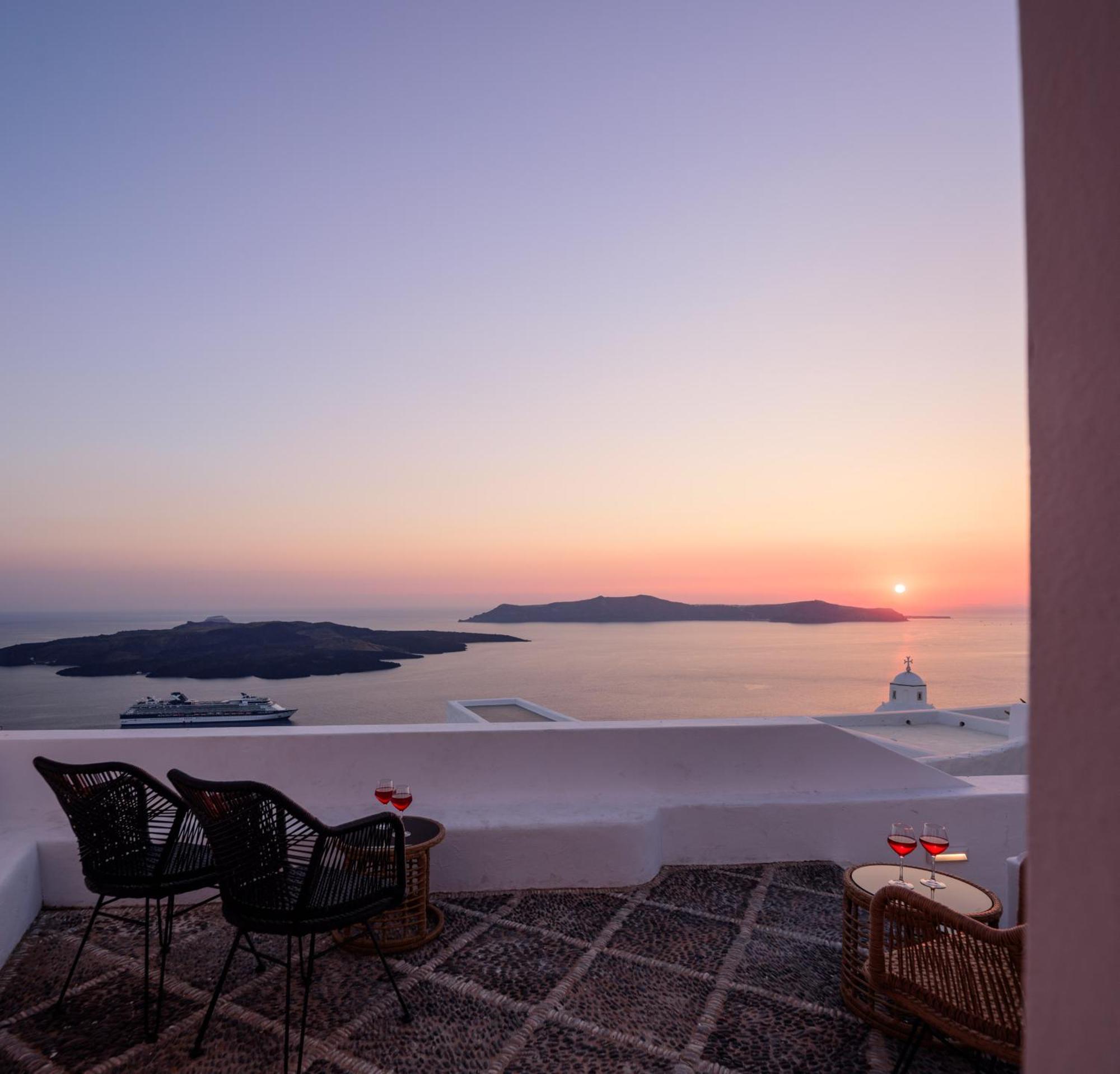Anemos Family Suites Fira  Exteriér fotografie