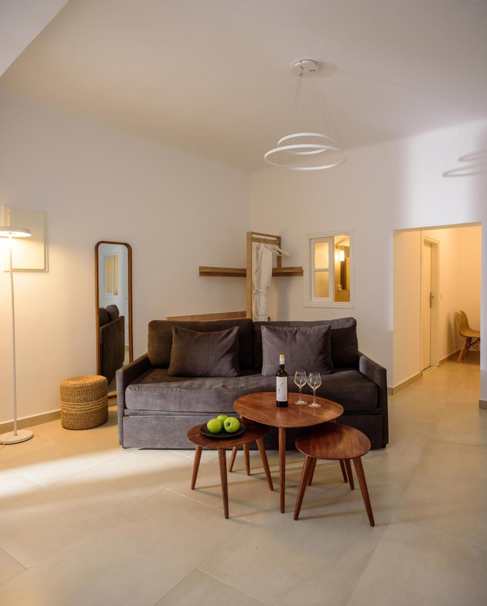 Anemos Family Suites Fira  Exteriér fotografie