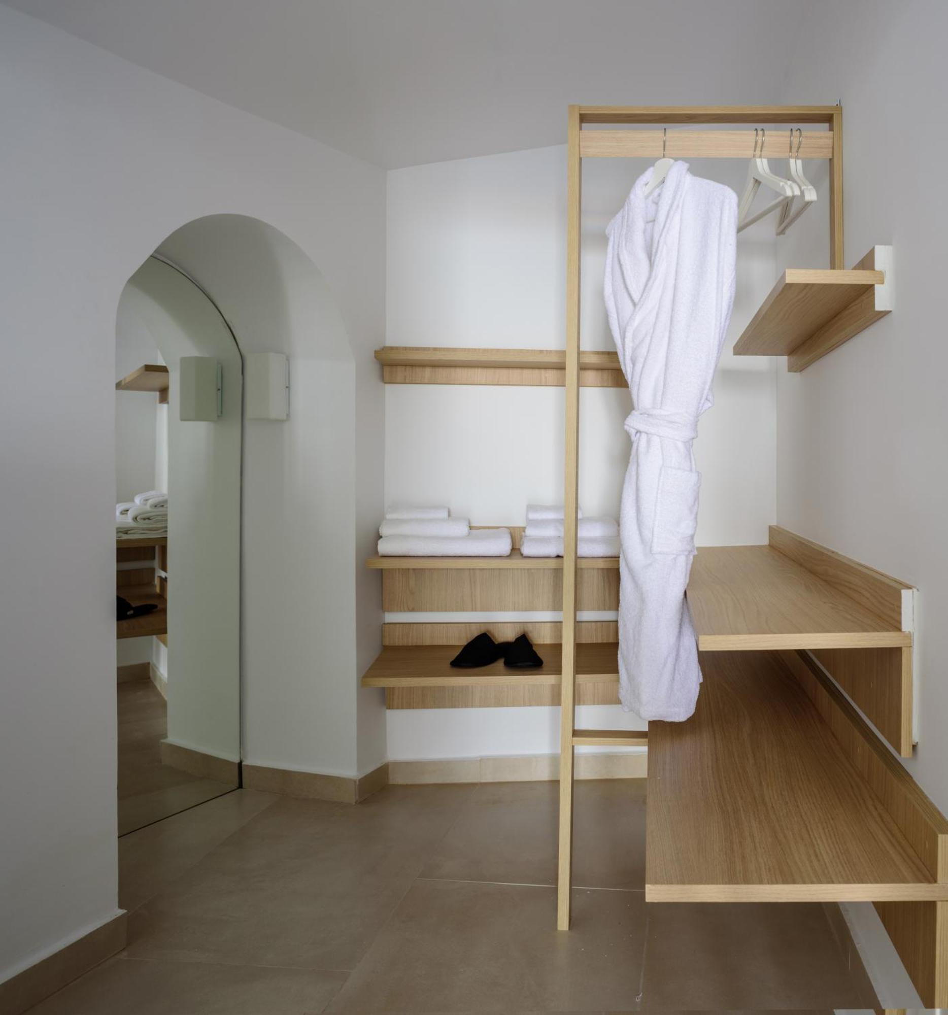 Anemos Family Suites Fira  Exteriér fotografie